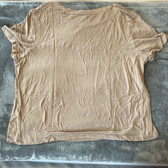 Junior’s tshirt - Picture 2 of 2